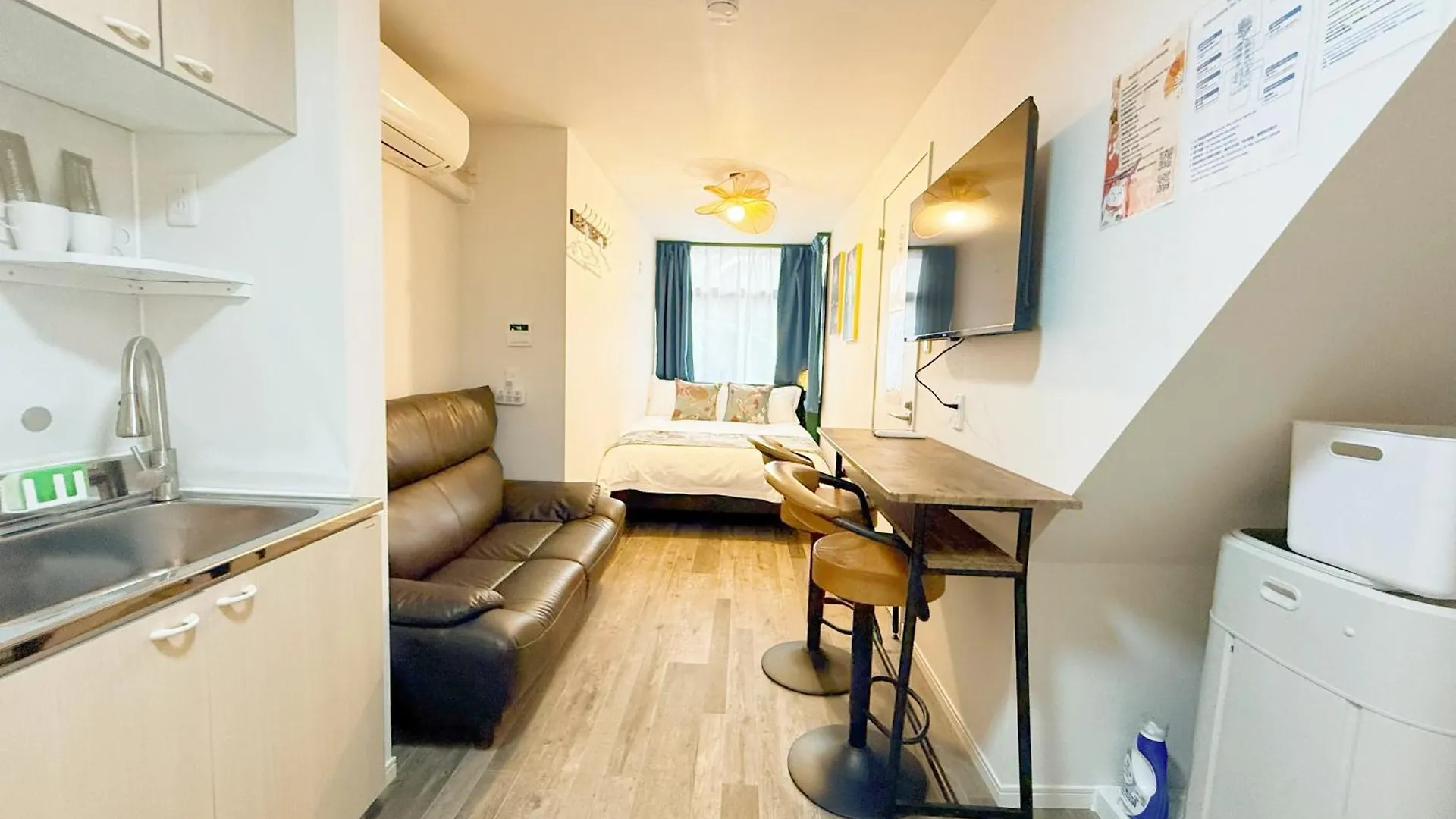 Apartman Tokyo Louis House In Ueno Area Close To Jr Yamanote Line & Metro Ginza Line Walk To Ueno Park And Ameyoko
