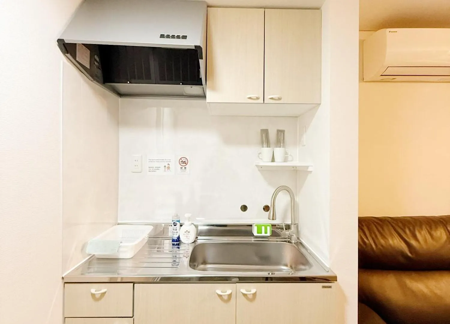 Tokyo Louis House In Ueno Area Close To Jr Yamanote Line & Metro Ginza Line Walk To Ueno Park And Ameyoko