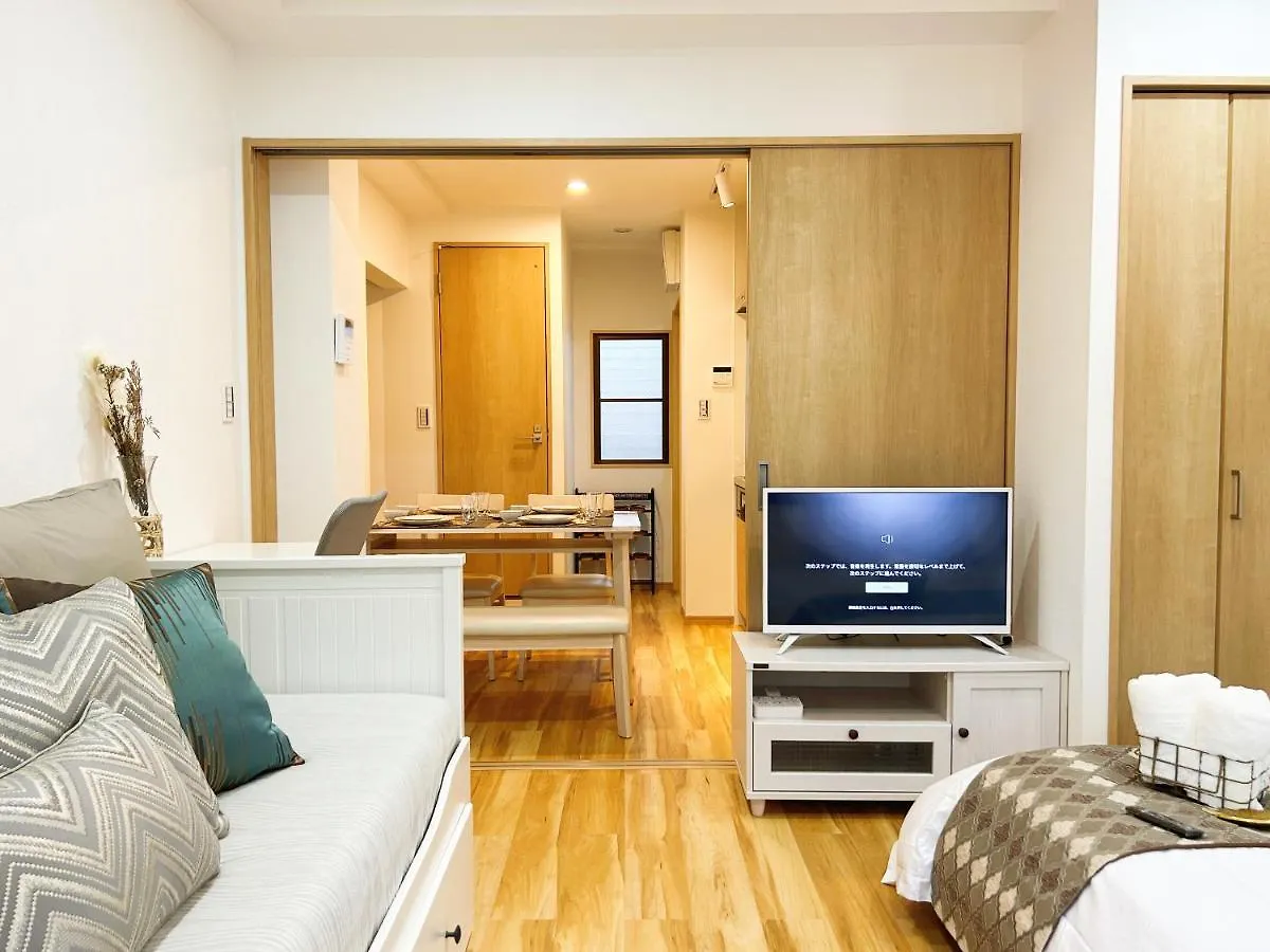 Tokyo Louis House: Ueno Oasis Near Yamanote Line Apartment Japan